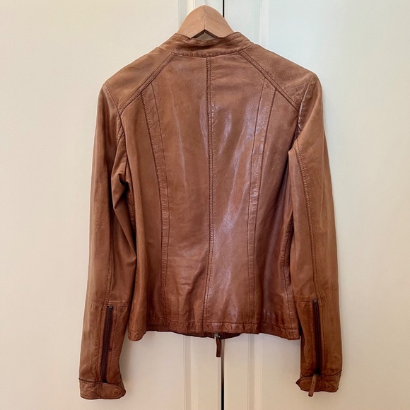 Perfect for Fall! Danier Leather jacket - Picture 3 of 6
